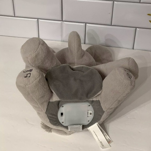 Gund Flappy Elephant Interactive Plush Toy Animal Sings Animated Peekaboo - Picture 9 of 11